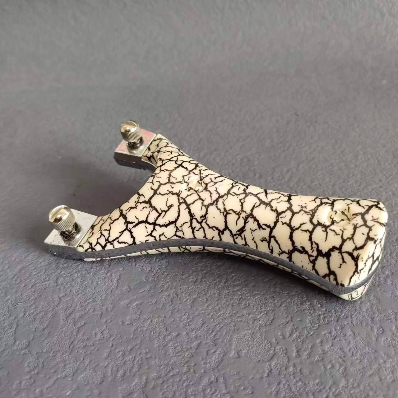 White large chicken + 5 band + 200 steel beads